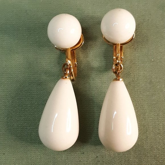Trifari Jewelry - Trifari White Glass or Lucite Clip On Earrings
